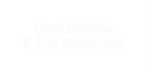  Babes Dani Daniels And Elle Alexandra In A Super Wet Girl On Girl 69!
